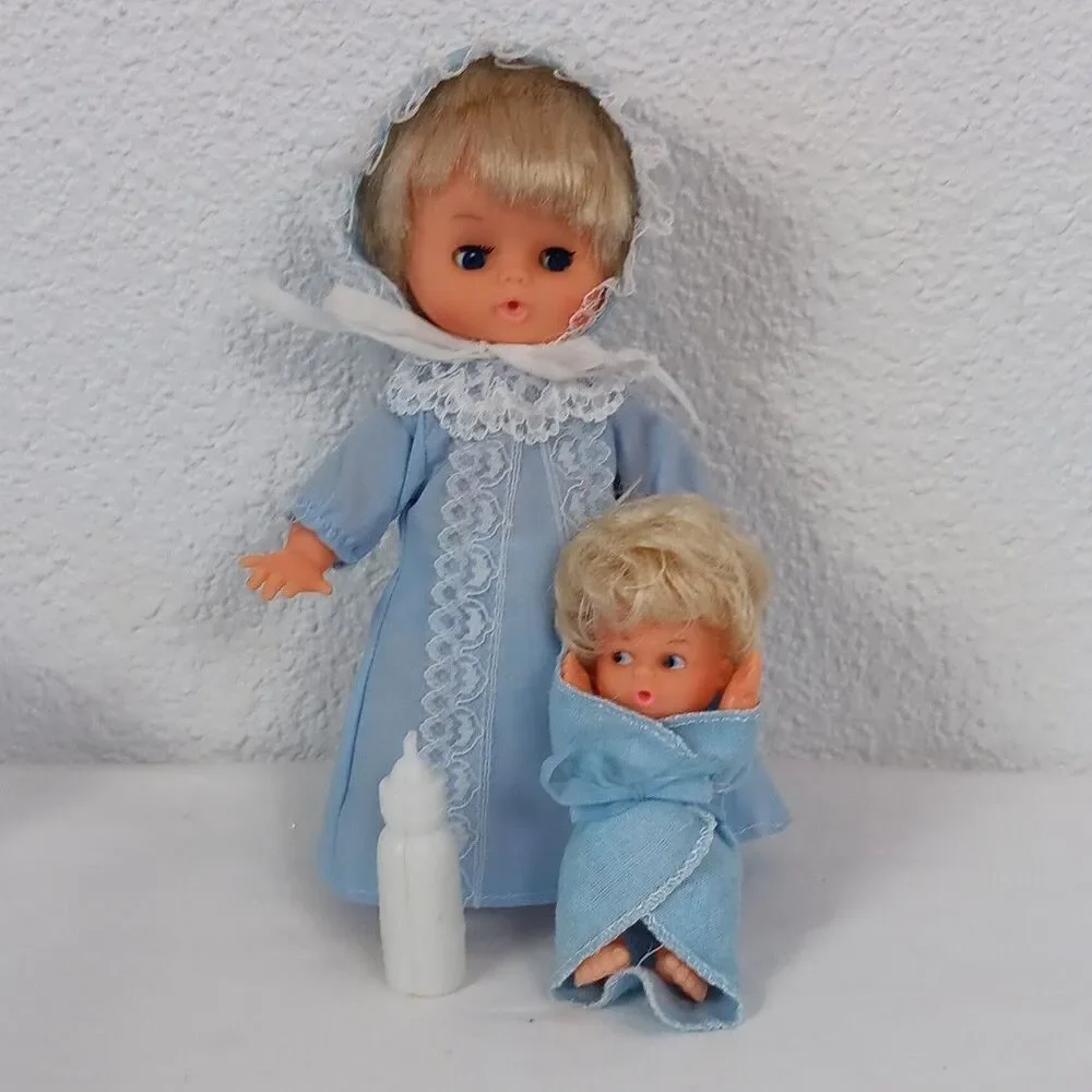 Vintage Dolls in Crib with Bottle Plastic Made in Hong Kong 7